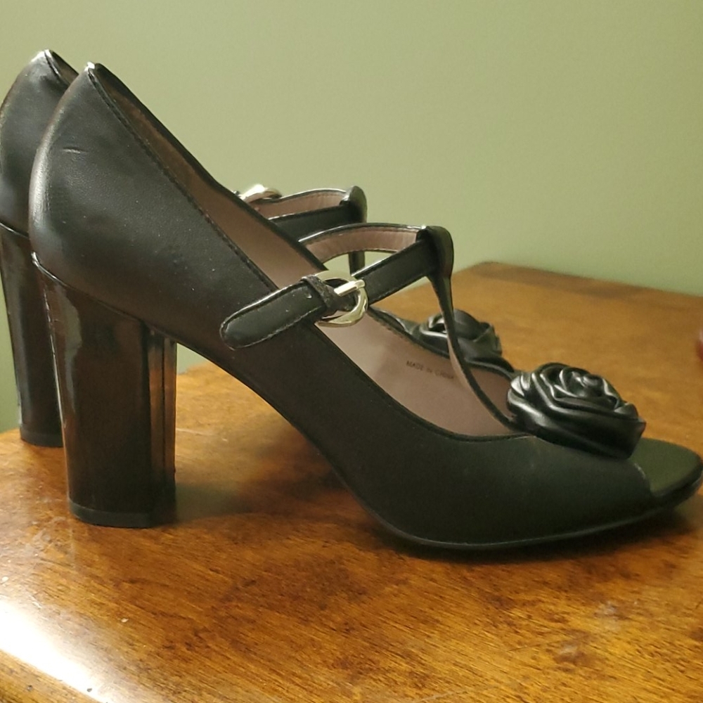 Shoes - Picture 3 of 3